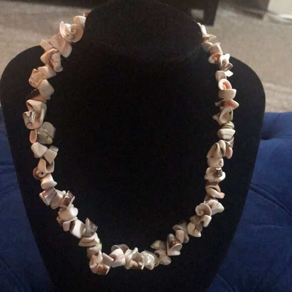 Seashell necklace - Picture 1 of 1